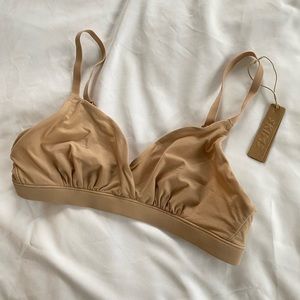 SKIMS fits everybody crossover bralette